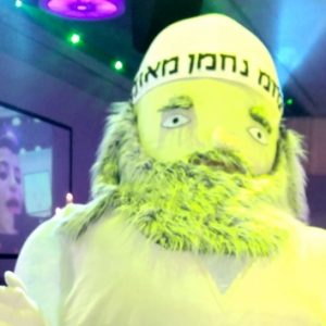 אדיר פי-100-בובתנחמןבפוזהלמצלמה